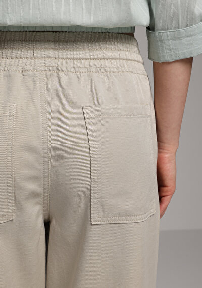 Afficher les détails de Pantalon Blanc Straight Leg High Rise En Sergé Regular Fit Femme