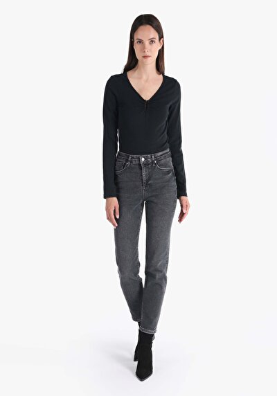 Image de 891 Maya Pantalon Denim Tapered Leg Medium Rise En Slim Fit Femme