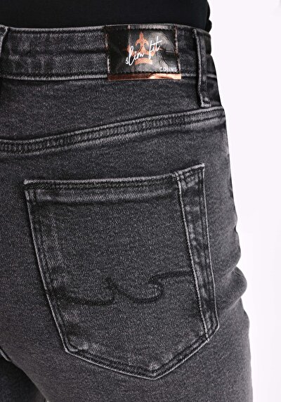 Afficher les détails de 891 Maya Pantalon Denim Tapered Leg Medium Rise En  Slim Fit Femme