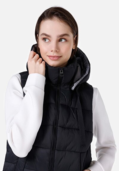 Afficher les détails de Gilet Noir Regular Fit Femme