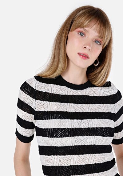 Image de Tricot Noir Slim Fit Femme