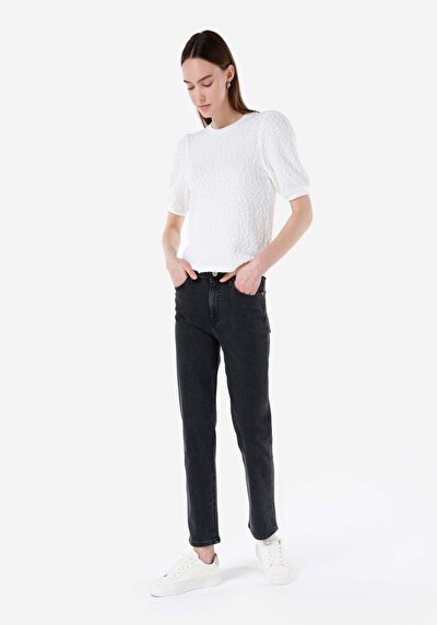 Image de 891 Maya Pantalon Denim Tapered Leg Medium Rise En Slim Fit Femme