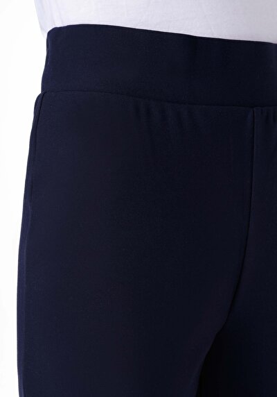 Afficher les détails de Pantalon De Survêtement Marine Regular Fit Femme