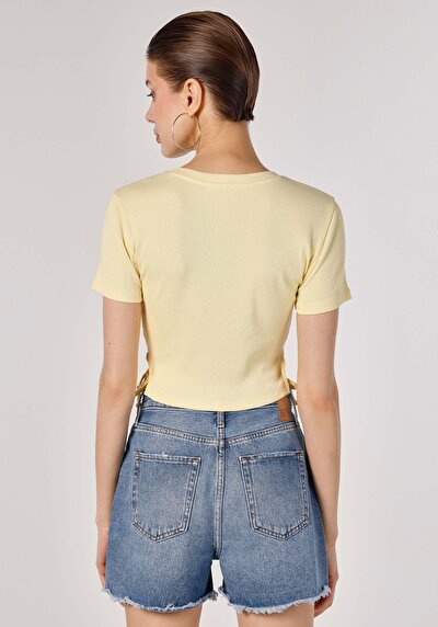 Image de T-shirt À Manches Courtes Jaune Slim Fit Femme