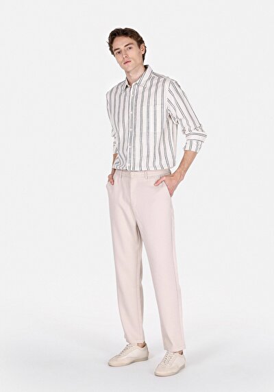 Image de Pantalon Beige Düz Paça Medium Rise En Gabardine Regular Fit Homme