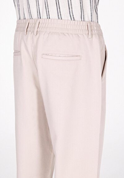 Afficher les détails de Pantalon Beige Düz Paça Medium Rise En Gabardine Regular Fit Homme