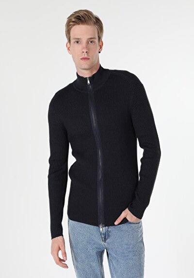 Afficher les détails de Cardigan Tricot Marine Slim Fit Homme