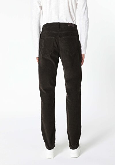 Image de Pantalon Kaki Straight Leg En Straight Fit Homme