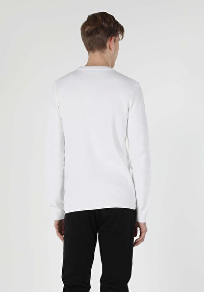 Afficher les détails de Pull Blanc Regular Fit   Homme