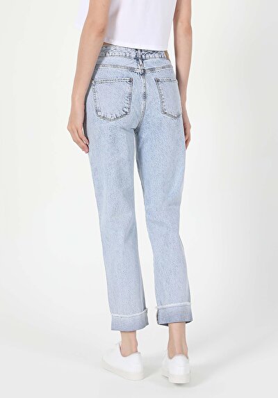 Image de 893 Julia Pantalon Denim Tapered Leg En Boyfriend Fit Femme