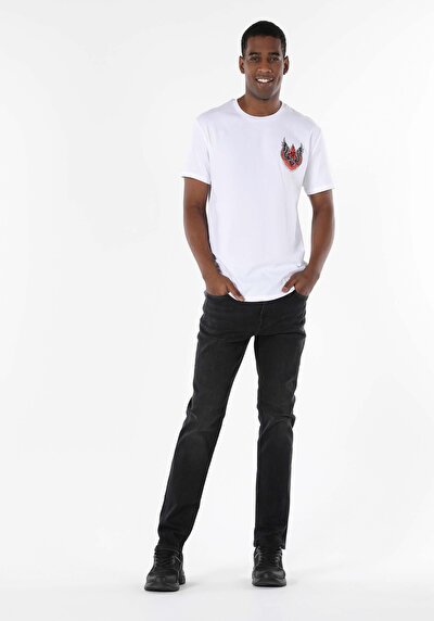 Image de T-shirt À Manches Courtes Blanc Comfort Fit Imprimé Homme