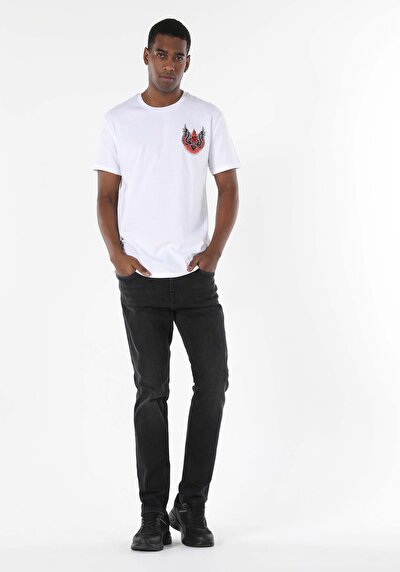Image de T-shirt À Manches Courtes Blanc Comfort Fit Imprimé Homme