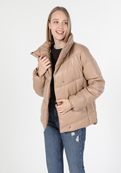 Afficher les détails de Veste Pu Beige   Regular Fit Femme