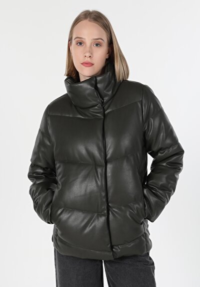 Afficher les détails de Veste Pu Kaki   Regular Fit Femme