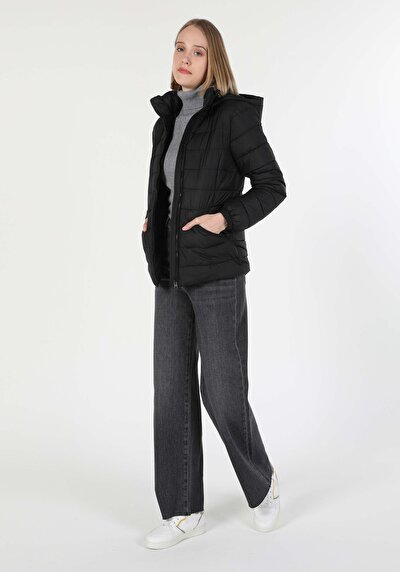 Afficher les détails de Veste Noir Slim Fit    Femme