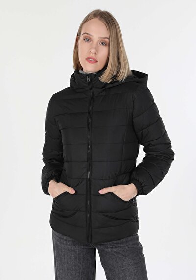 Afficher les détails de Veste Noir Slim Fit    Femme