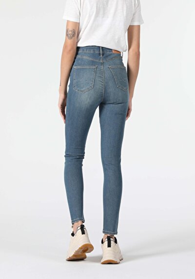 Image de 760 Diana Pantalon Denim Skinny Leg En Super Slim Fit Femme