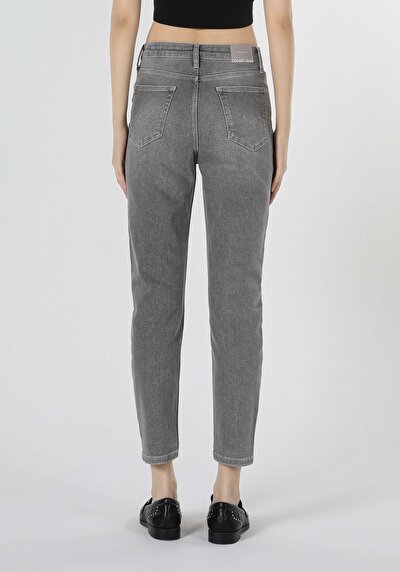 Image de 891 Maya Pantalon Denim Tapered Leg En Slim Fit Femme