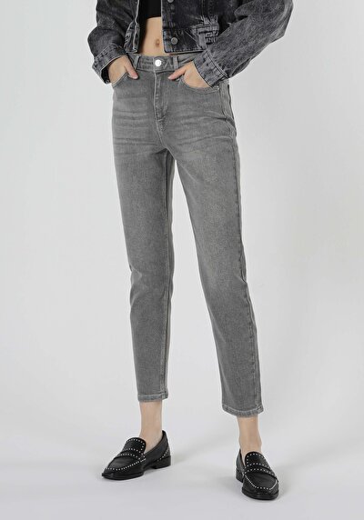 Image de 891 Maya Pantalon Denim Tapered Leg  En  Slim Fit Femme