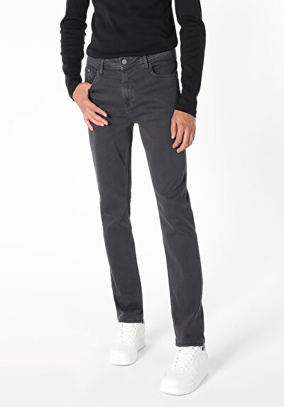 Afficher les détails de Pantalon Anthracite Straight Leg  En  Straight Fit Homme
