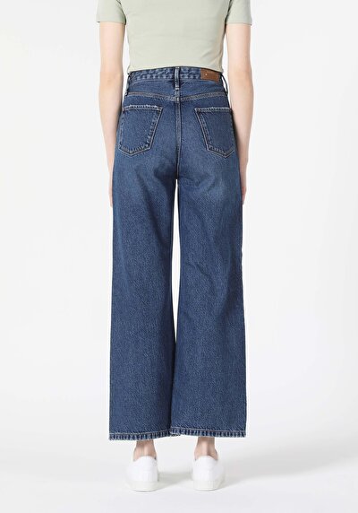 Image de 970 Berry Pantalon Denim Straight Leg En Regular Fit Femme