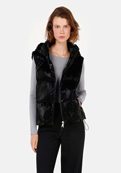 Afficher les détails de Gilet Noir Regular Fit Femme