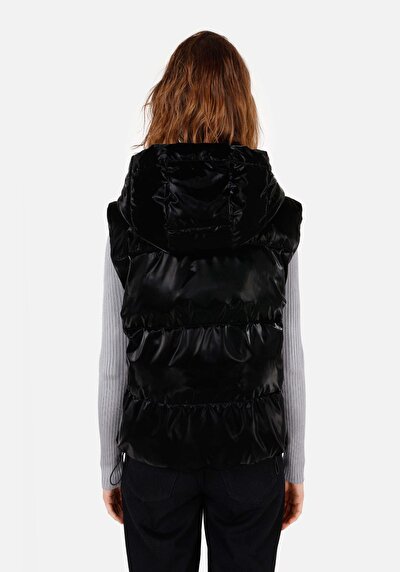 Afficher les détails de Gilet Noir Regular Fit Femme