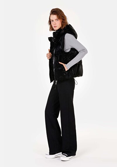 Afficher les détails de Gilet Noir Regular Fit Femme