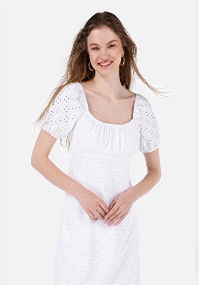 Image de Robe Blanc Regular Fit Manches Courtes Mini Jacquard Femme