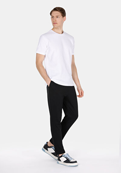 Image de Pantalon Noir Uzun Medium Rise En Uni Slim Fit Homme