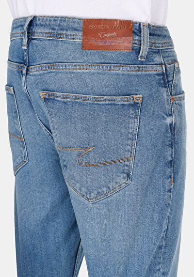 Afficher les détails de 044 Karl Pantalon  Straight Leg Low Rise En Jean Straight Fit Homme