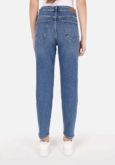 Image de 896 Maria Pantalon Tapered Leg High Rise En Jean Mom Fit Femme