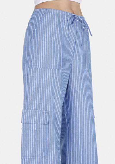 Afficher les détails de Pantalon Bleu Wide Leg High Rise En Sergé Regular Fit Femme