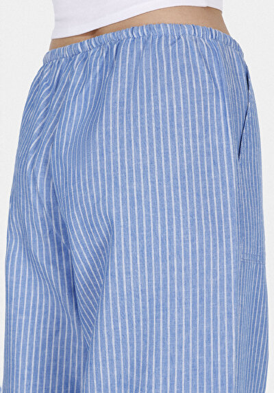 Afficher les détails de Pantalon Bleu Wide Leg High Rise En Sergé Regular Fit Femme