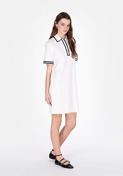 Image de Robe Blanc Regular Fit Manches Courtes Mini Verrouillage Femme