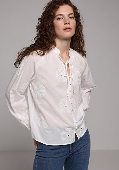 Afficher les détails de Chemise À Manches Longues Blanc Fashion Fit Brodé Voile Femme