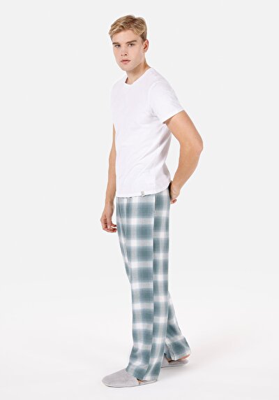 Image de Pantalon Vert Düz Paça Medium Rise En Comfort Fit Homme