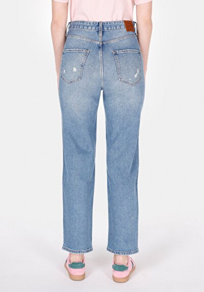Image de 884 Lauren Pantalon Straight Leg High Rise En Straight Fit Femme