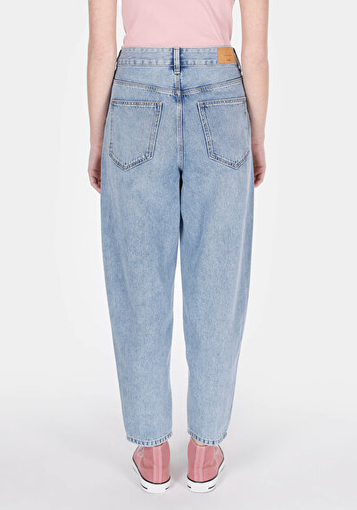 Image de 855 Fiona Pantalon En Jean Barrel Fit Femme