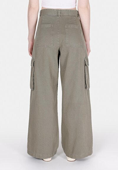 Image de Pantalon Kaki Wide Leg Medium Rise En Gabardine Regular Fit Femme