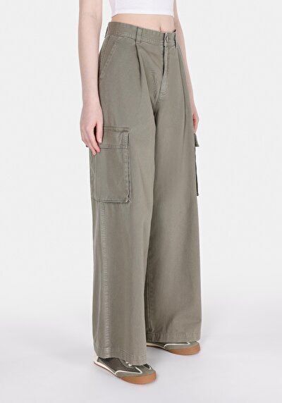 Image de Pantalon Kaki Wide Leg Medium Rise En Gabardine Regular Fit Femme