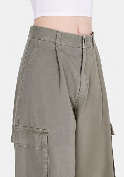 Image de Pantalon Kaki Wide Leg Medium Rise En Gabardine Regular Fit Femme
