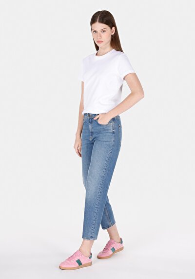 Image de 893 Julia Pantalon Tapered Leg Medium Rise En Jean Boyfriend Fit Femme