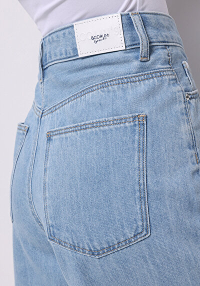 Afficher les détails de Short  Loose Fit Femme