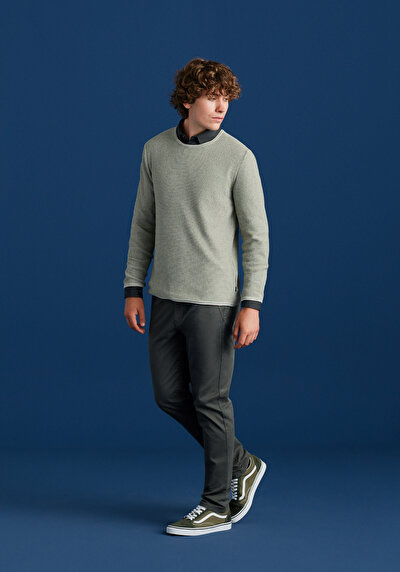 Image de Pantalon Gris Straight Leg Medium Rise En Gabardine Slim Fit Homme