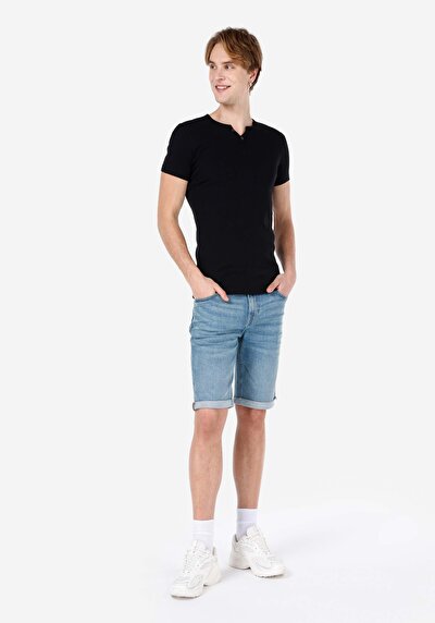 Afficher les détails de Short  Straight Fit Homme