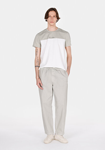 Afficher les détails de Pantalon Vert Loose Leg Medium Rise En Gabardine Relaxed Fit Homme