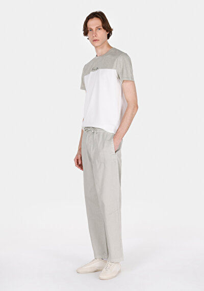 Afficher les détails de Pantalon Vert Loose Leg Medium Rise En Gabardine Relaxed Fit Homme