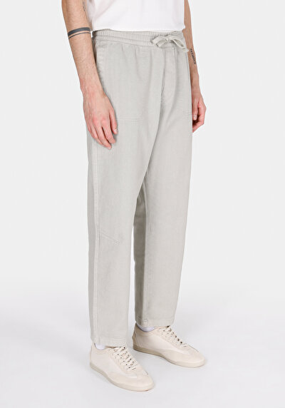 Afficher les détails de Pantalon Vert Loose Leg Medium Rise En Gabardine Relaxed Fit Homme