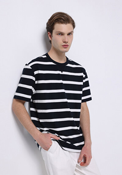 Image de T-shirt À Manches Courtes Marine Comfort Fit Rayé Homme